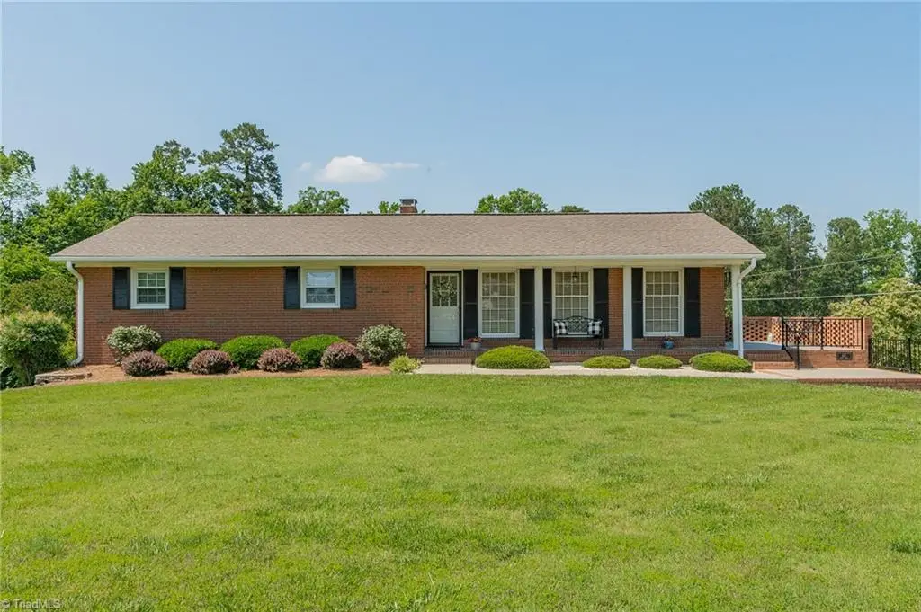 421 Dove Point, Lexington, NC 27295 - Image #1