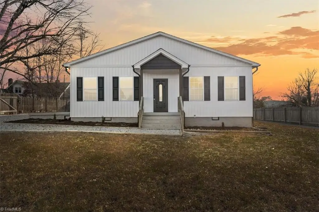 105 Charles Street, Thomasville, NC 27360 - Image #1