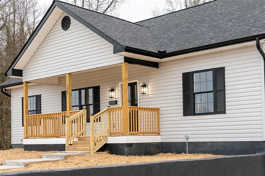 129 E Oakdale Street, Mount Airy, NC 27030 - Image #2