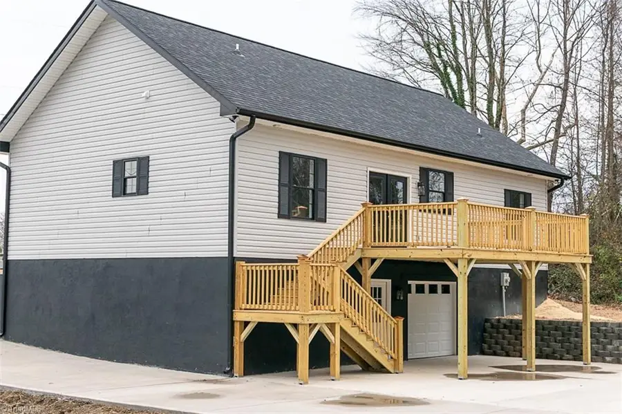 129 E Oakdale Street, Mount Airy, NC 27030 - Image #3