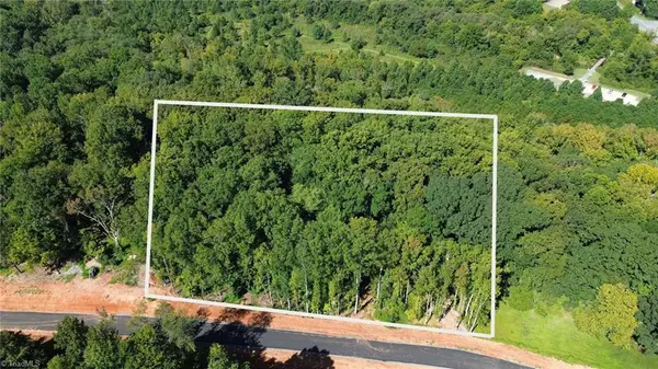 712 Labrador Lane, Winston-Salem, NC 27106