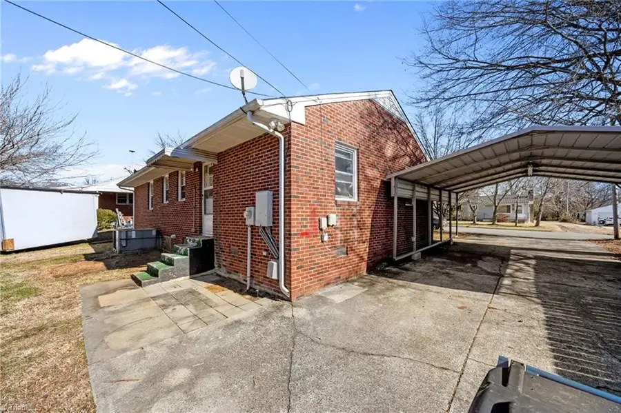 504 Walker Avenue, Graham, NC 27253 - #3