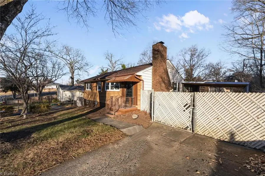 435 Hyde Street, Burlington, NC 27217 - #2