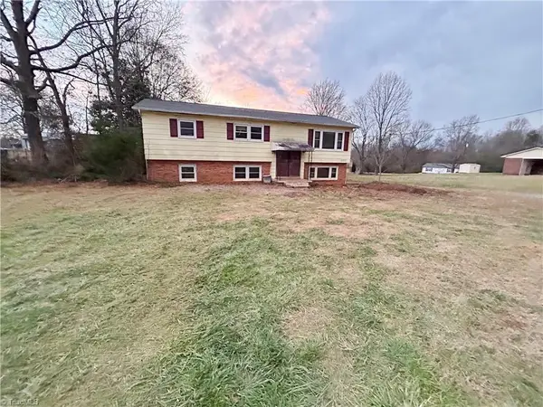 2330 40th Avenue Court Ne, Hickory, NC 28601