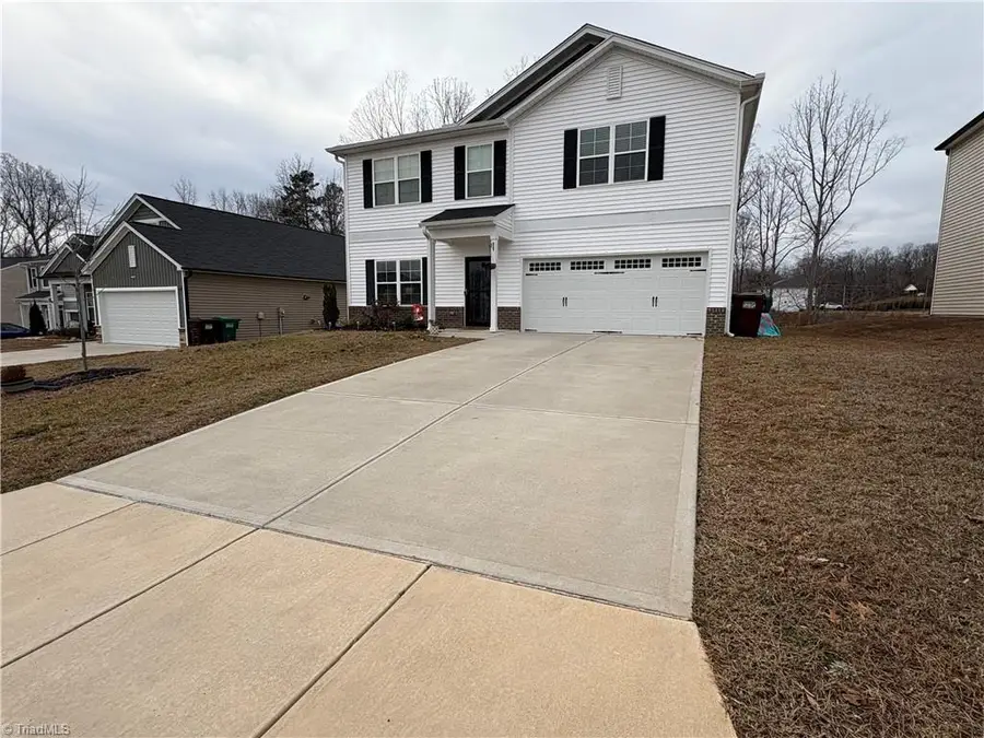 3723 Boxwood Court, Thomasville, NC 27360 - Image #2