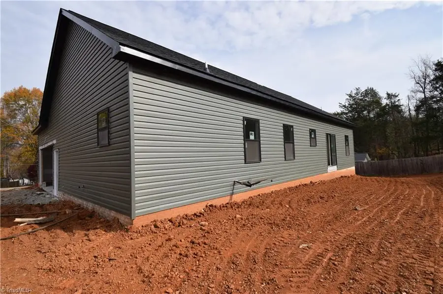 4381 Continental Drive, Pfafftown, NC 27040 - Image #3