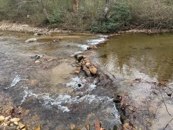 4337 Parsonsville Road, Purlear, NC 28665