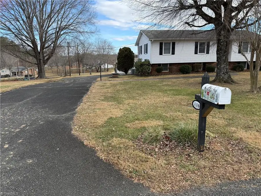 138 Highland Avenue, Mount Airy, NC 27030 - Image #2