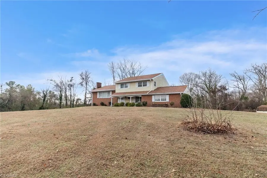 387 Ledford Circle, High Point, NC 27265 - Image #3