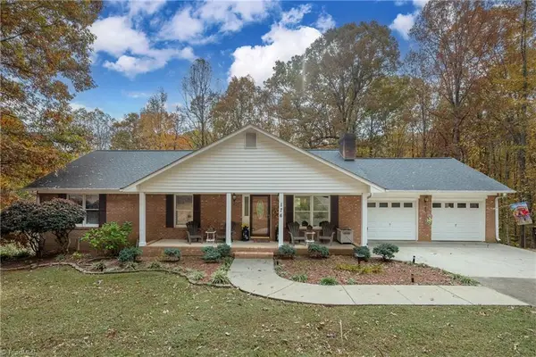 176 Forest Meadow Lane, Clemmons, NC 27012