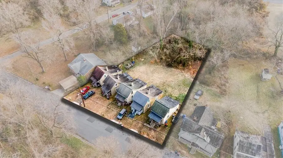 329 N Washington Avenue, Reidsville, NC 27320 - Image #2