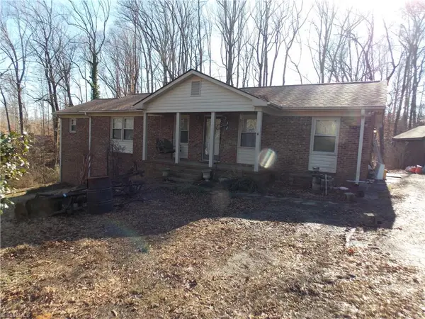 1004 Hillcroft Road, Browns Summit, NC 27214