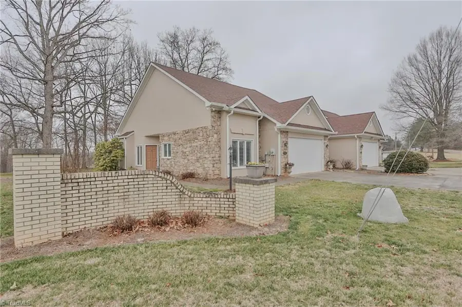 2425 Country Club Road, Yadkinville, NC 27055 - Image #3