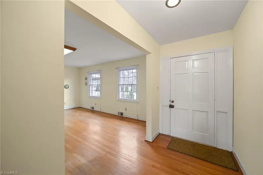 813 Country Lane, Midway, NC 27107 - Image #3