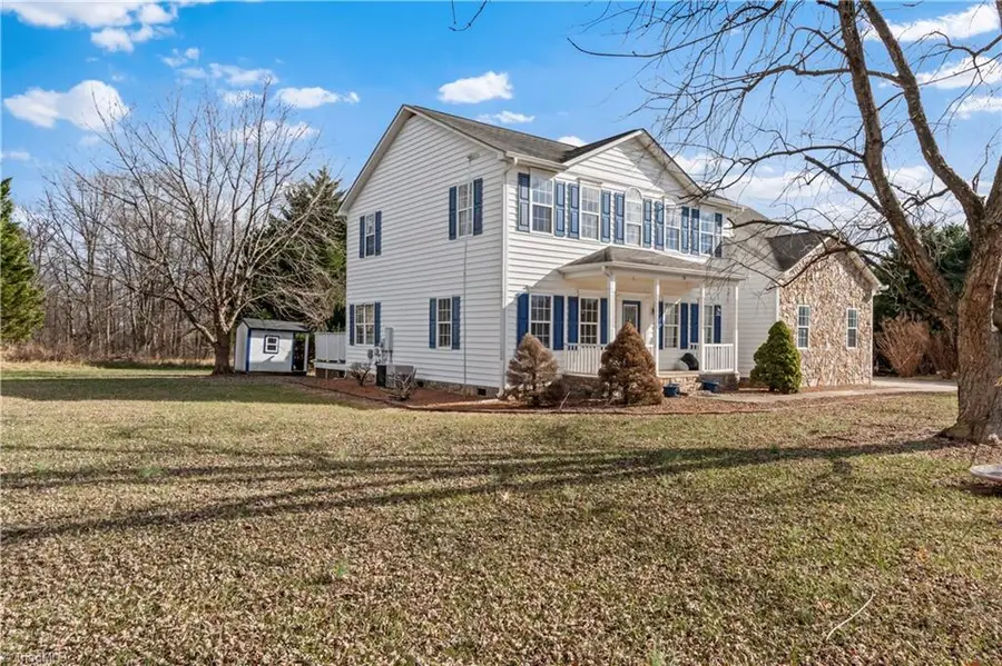 208 Mountain View Road, Statesville, NC 28625 - Image #2