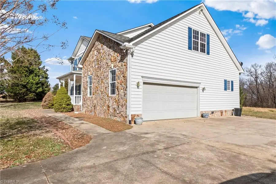 208 Mountain View Road, Statesville, NC 28625 - Image #3