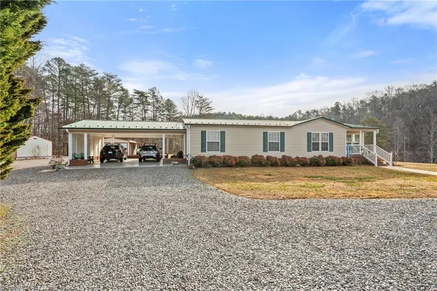 1721 Camp Dogwood Road, Pinnacle, NC 27043 - Image #3