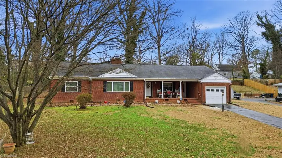 422 Woodsway Drive, Lexington, NC 27292 - Image #2