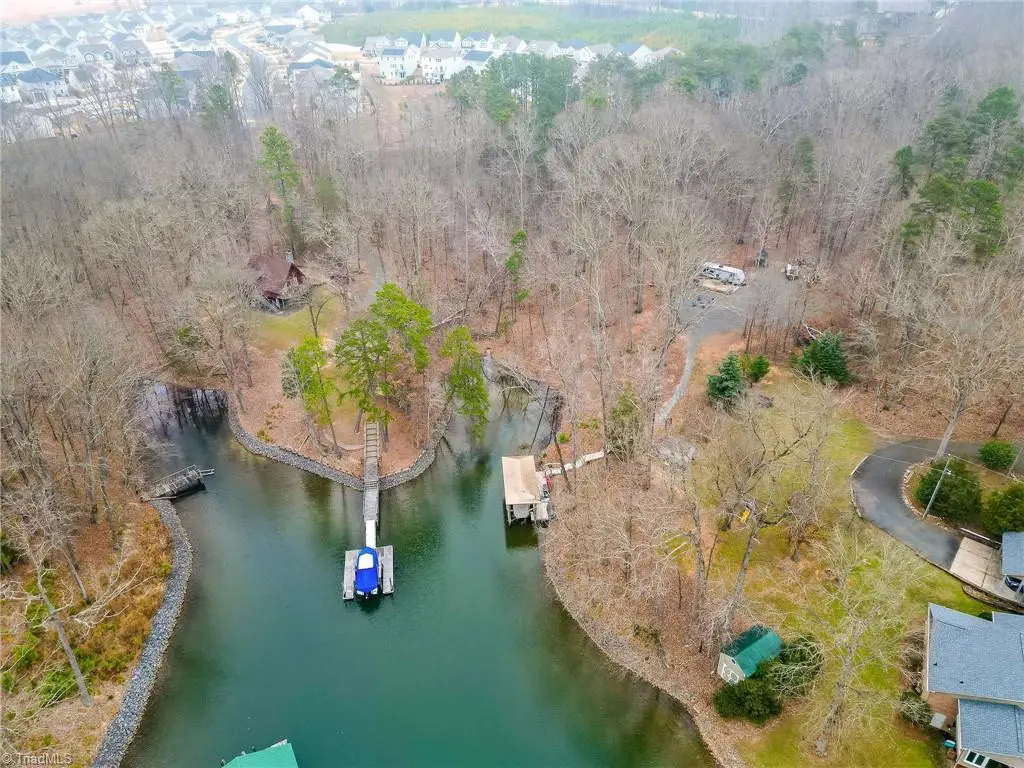 18405 Tweed Road, Charlotte, NC 28278 - Image #1