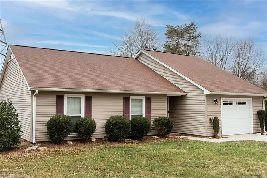 5703 Chinaberry Place, Greensboro, NC 27405 - Image #2