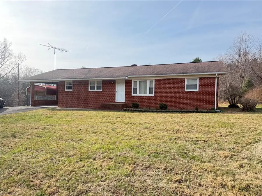 140 Westwood Drive, Mount Airy, NC 27030 - Image #2