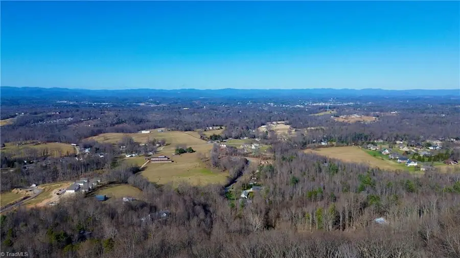 1148 Town N Country Drive, Wilkesboro, NC 28697 - #3