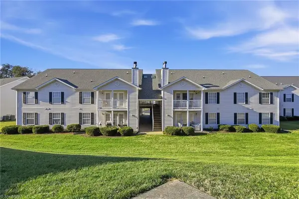 7129 Friendly Avenue #D, Greensboro, NC 27410