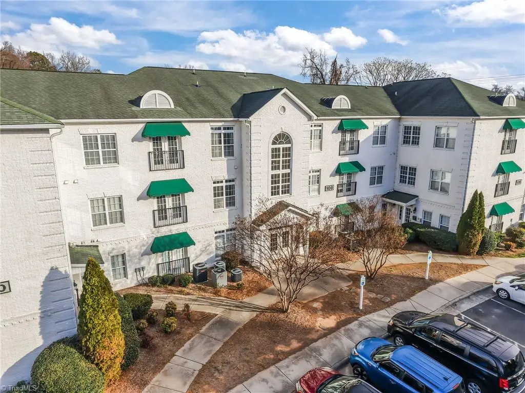 108 Sunset Circle #203, Greensboro, NC 27408 - Image #1