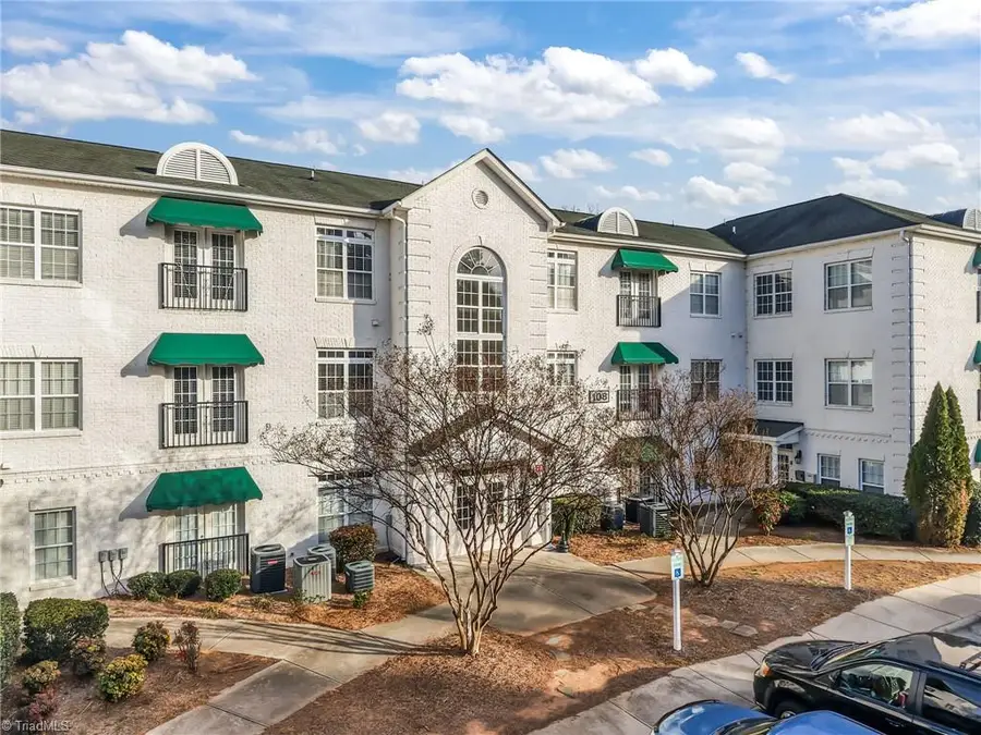108 Sunset Circle #203, Greensboro, NC 27408 - Image #2