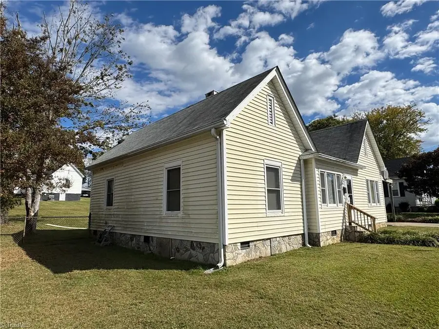 304 Ricks Drive, Winston Salem, NC 27103 - Image #2