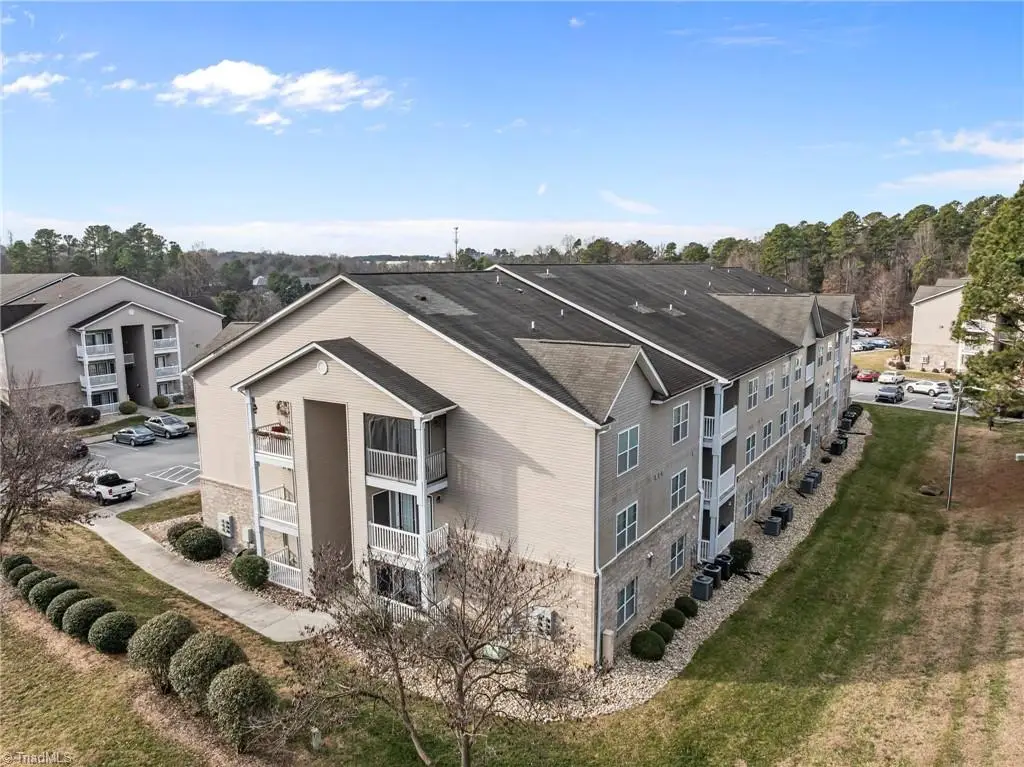 7102 W Friendly Avenue #304, Greensboro, NC 27410 - Image #1