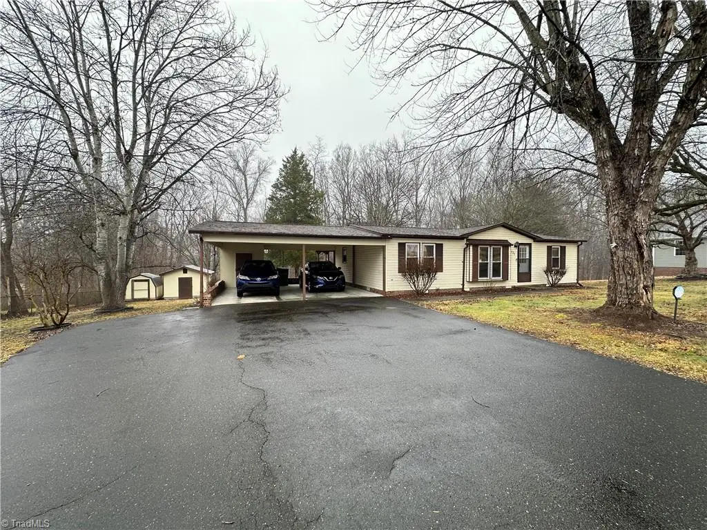 1727 Surry Avenue, Mount Airy, NC 27030 - Image #1