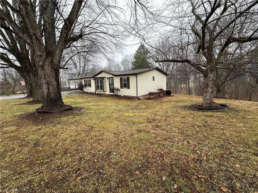 1727 Surry Avenue, Mount Airy, NC 27030 - Image #3