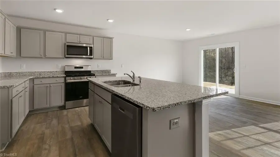 411 Jack Pine Street, Thomasville, NC 27360 - Image #3