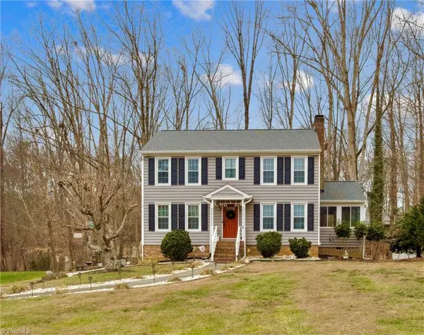 5220 Bridge Pointe Drive, Clemmons, NC 27012