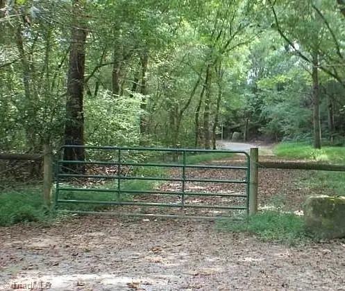 226 Hamburg Street, Mount Airy, NC 27030 - Image #2