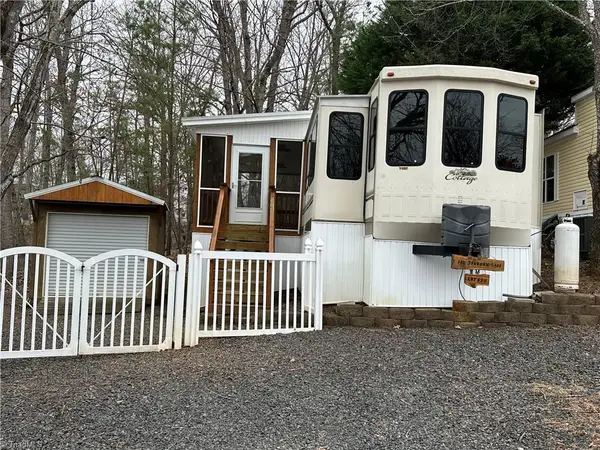 112 Sparrow Lane, New London, NC 28127