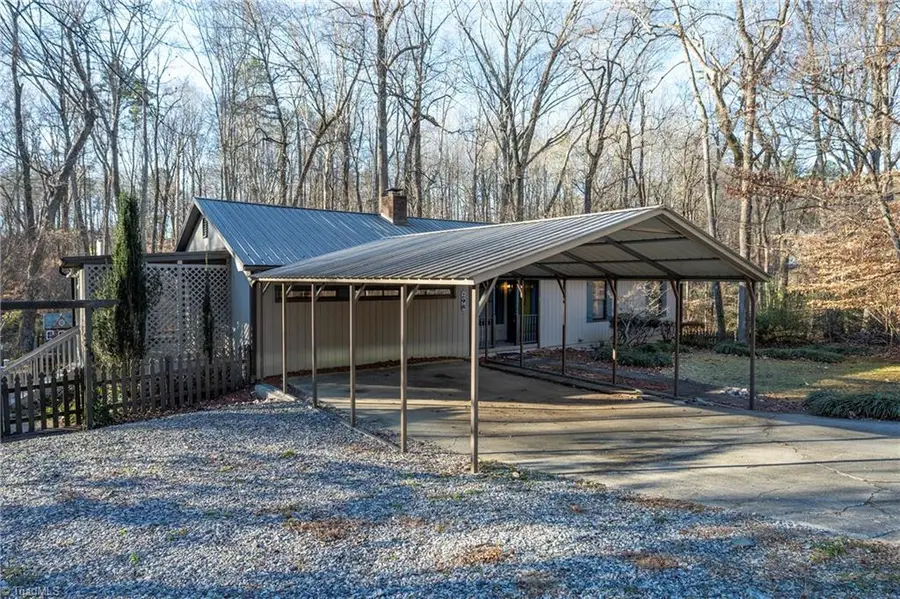 298 Apache Drive, Wallburg, NC 27107 - Image #2