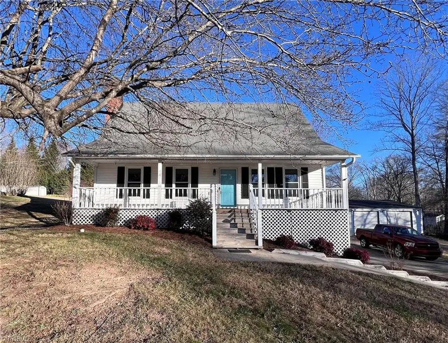 326 Springdale Road, Walnut Cove, NC 27052 - Image #2