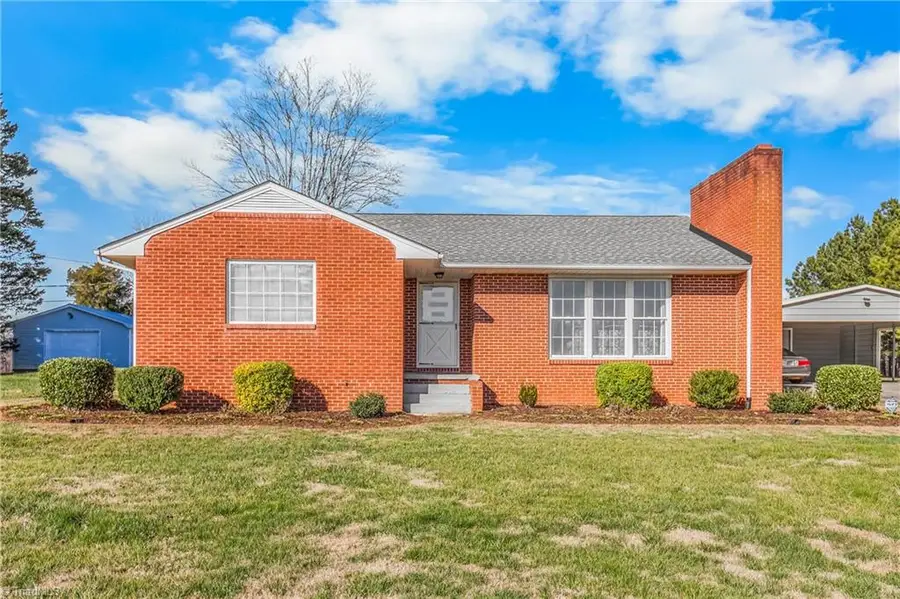 1104 Lone Hickory Road, Yadkinville, NC 27055 - Image #3