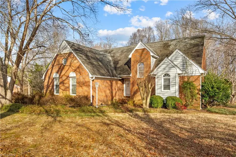 4203 Hunting Meadow Road, Greensboro, NC 27406 - Image #2