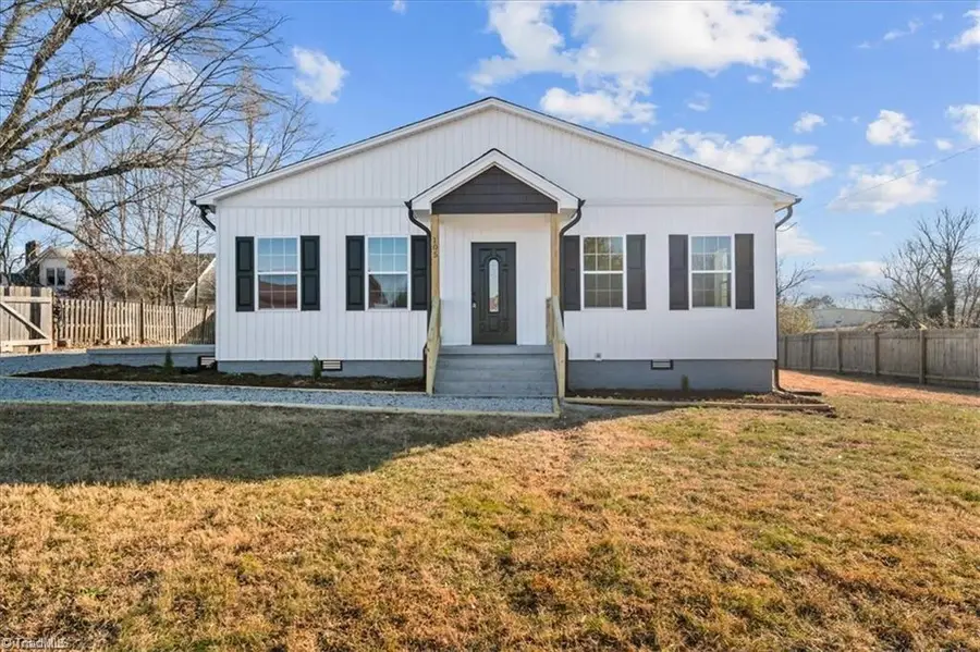 105 Charles Street, Thomasville, NC 27360 - Image #2