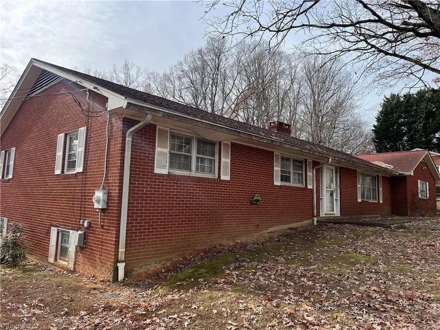 1036 Avondale Avenue, Asheboro, NC 27203 - Image #2