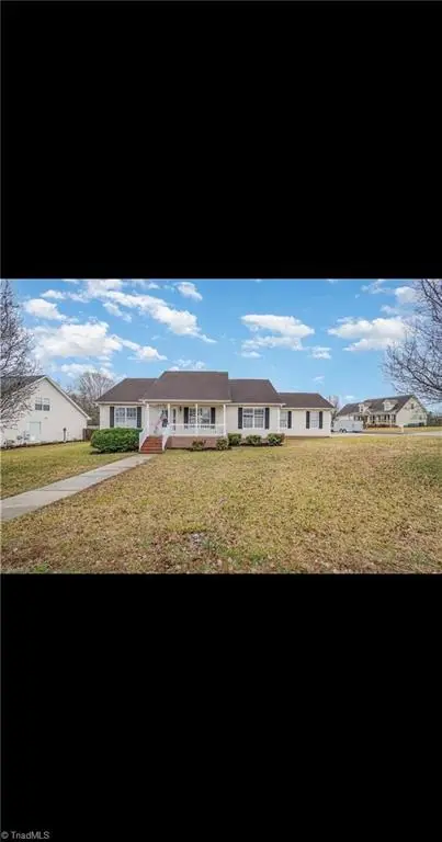 402 Sterling Ridge Drive, Archdale, NC 27263 - Image #3