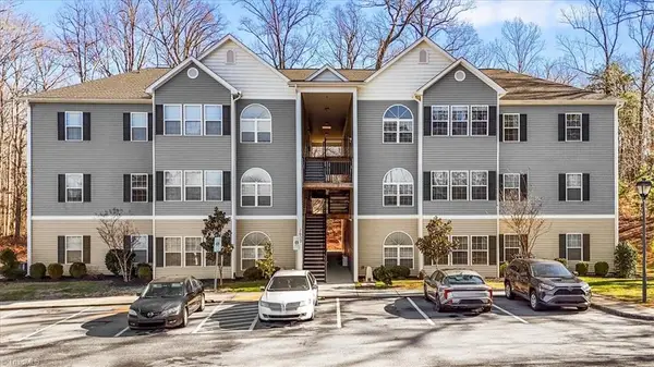 2608 Pennoak Way #L, Greensboro, NC 27407