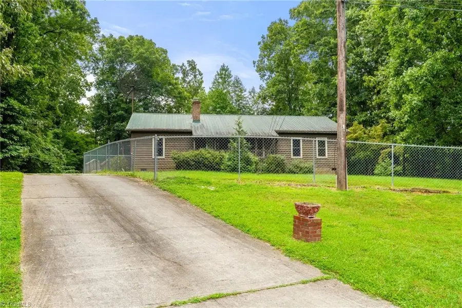 1111 Forest Lane, Thomasville, NC 27360 - Image #3