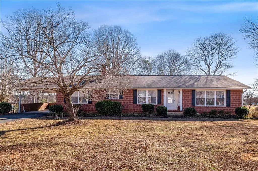 6356 Skylark Road, Pfafftown, NC 27040 - Image #1