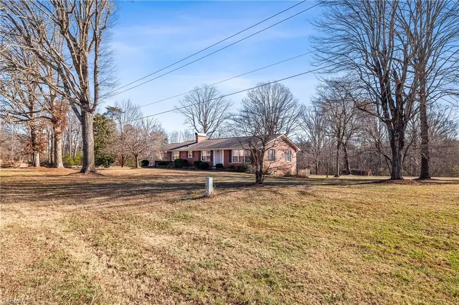 6356 Skylark Road, Pfafftown, NC 27040 - Image #3
