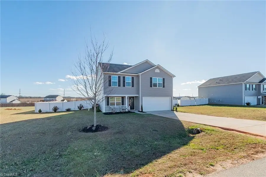 221 Estelle Drive, Lexington, NC 27295 - Image #2