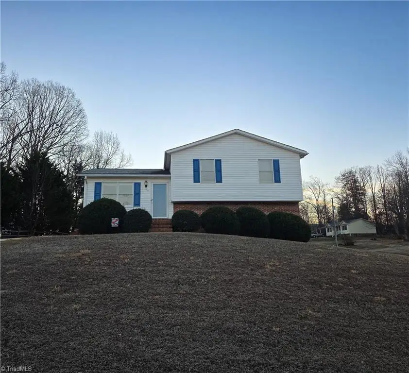 112 Oak Ridge Place, Mount Airy, NC 27030 - Image #1